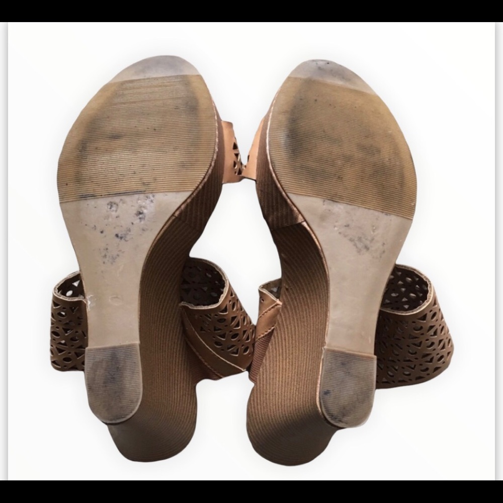 🔴Tan Wedge Sandal - Picture 7 of 10